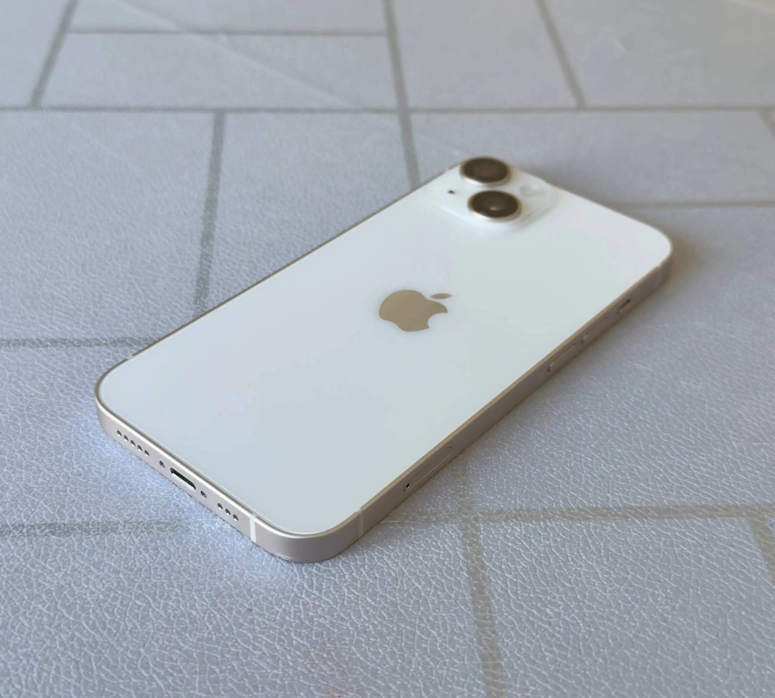 Продам iPhone 14 в отличном состоянии с гарантией - Смартфоны (Электроника) в Юрга