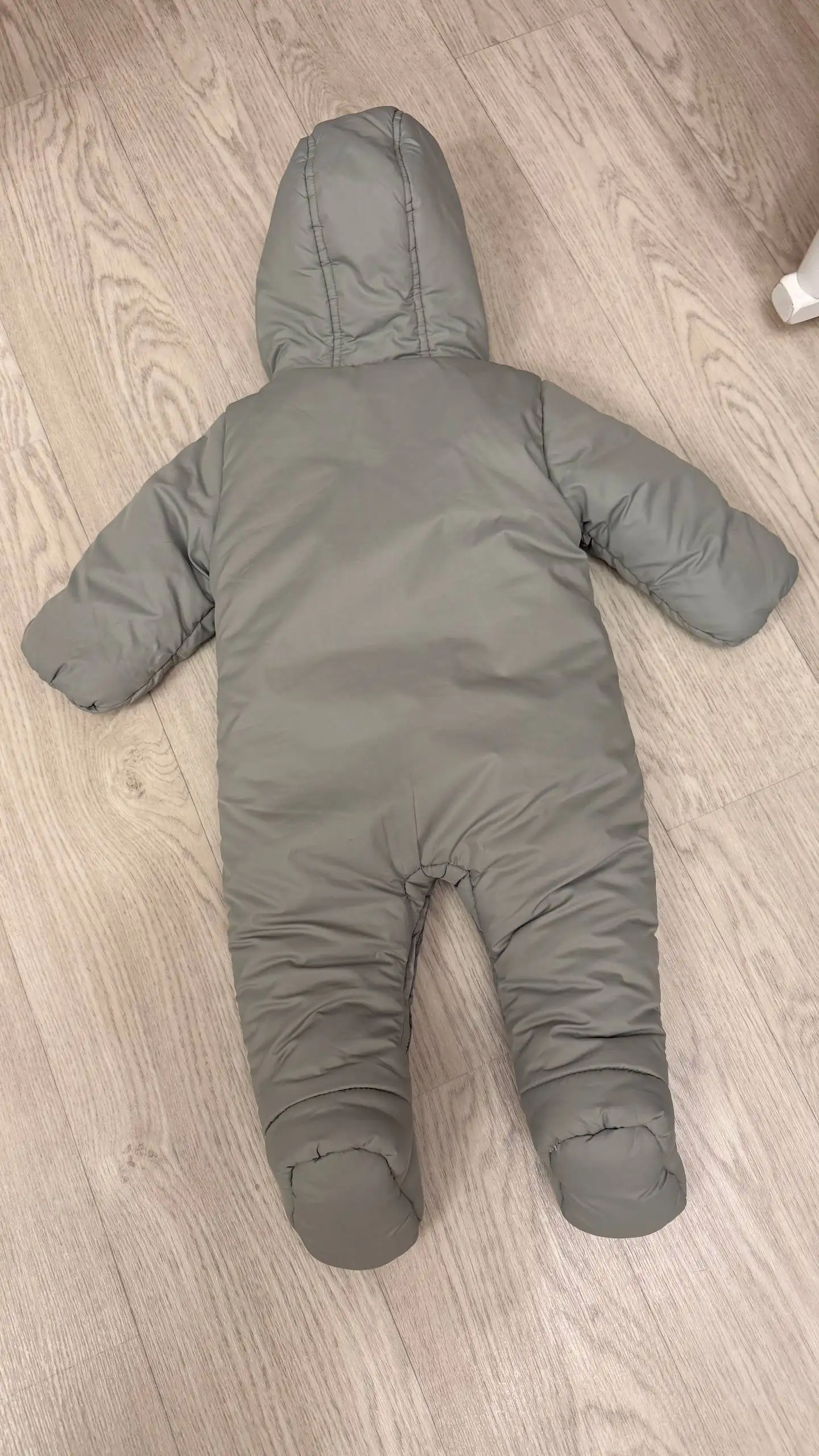 Демисезонный комбинезон 74 размер цвет хаки - Одежда (Барахолка) в Кемерово