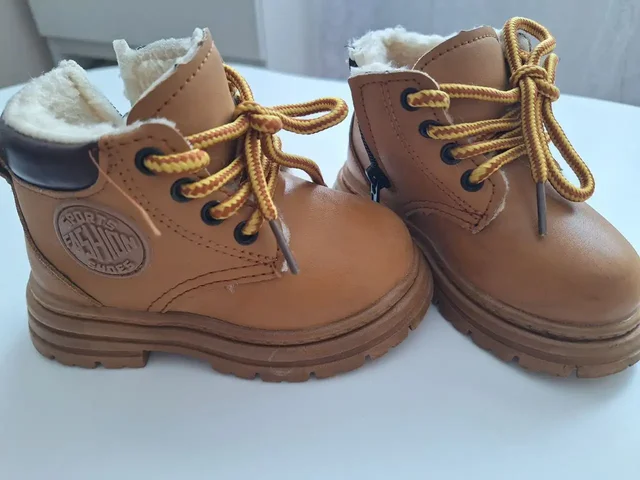 Ботинки коричневые и светлые - частное объявление в Кемерово