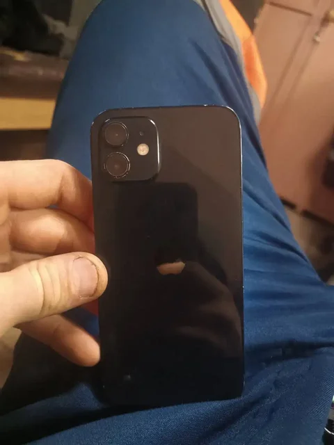 Айфон 12 с заменёнными аккумулятором и дисплеем - Электроника в Кемерово