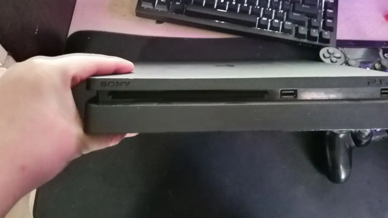 Продам PlayStation 4 - Игровые приставки (Электроника) в Прокопьевск