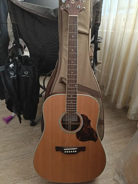 Продажа гитары с полным комплектом - частное объявление в Кемерово