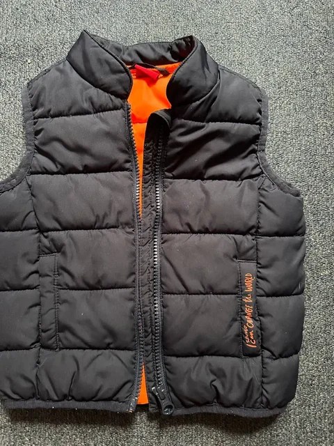 Продам детскую жилетку s.Oliver размер 86 - Детская одежда в Кемерово