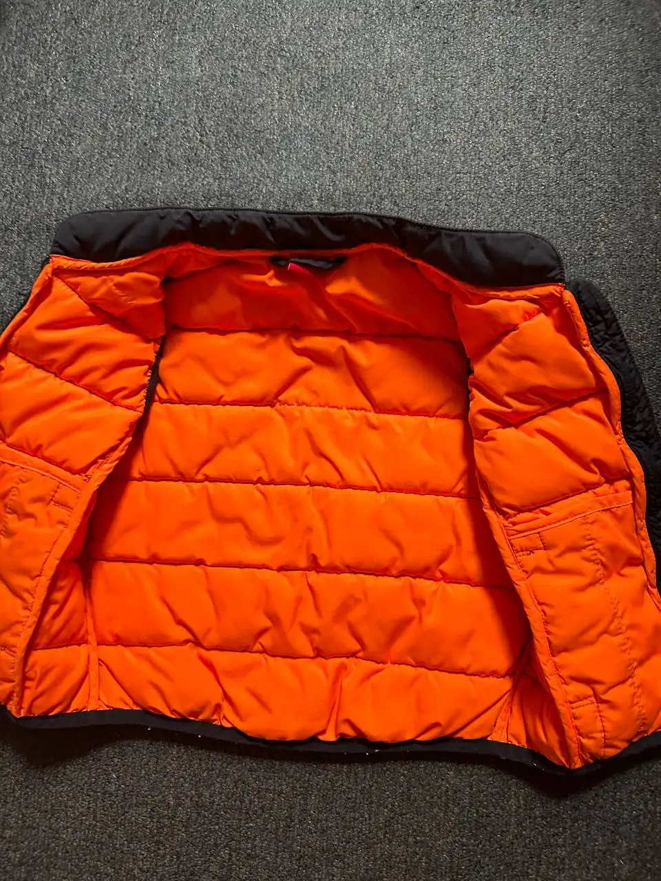 Продам детскую жилетку s.Oliver размер 86 - Детская одежда (Одежда) в Кемерово