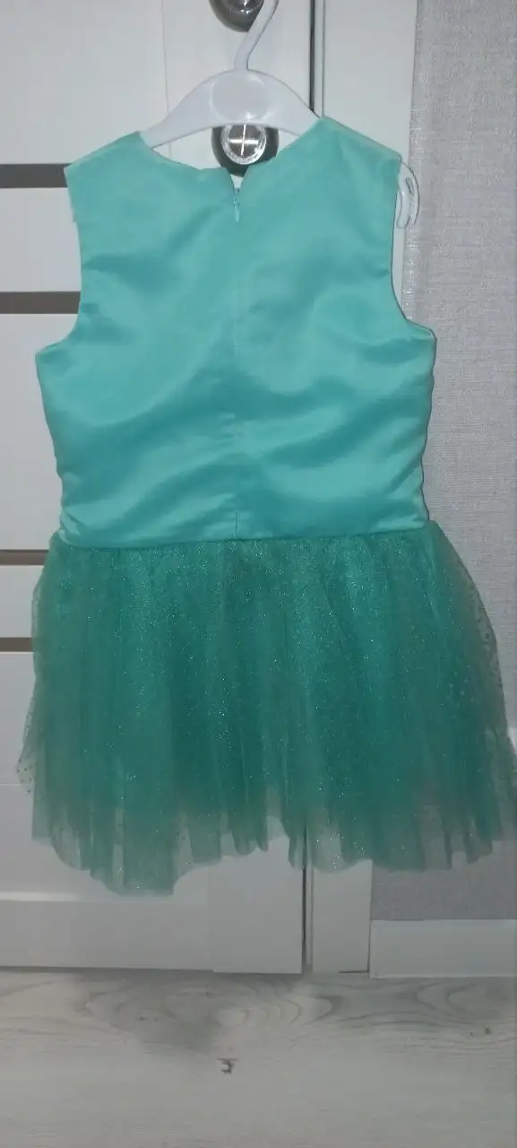 Продам платье на 116-128 - Детская одежда (Одежда) в Кемерово