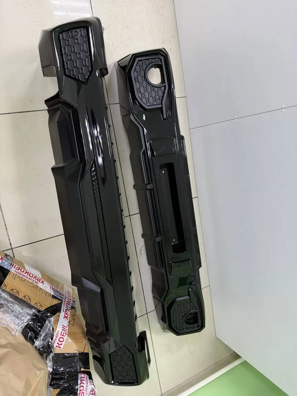 Продам задний бампер БАРС черный - Кузовные детали (Запчасти) в Кемерово