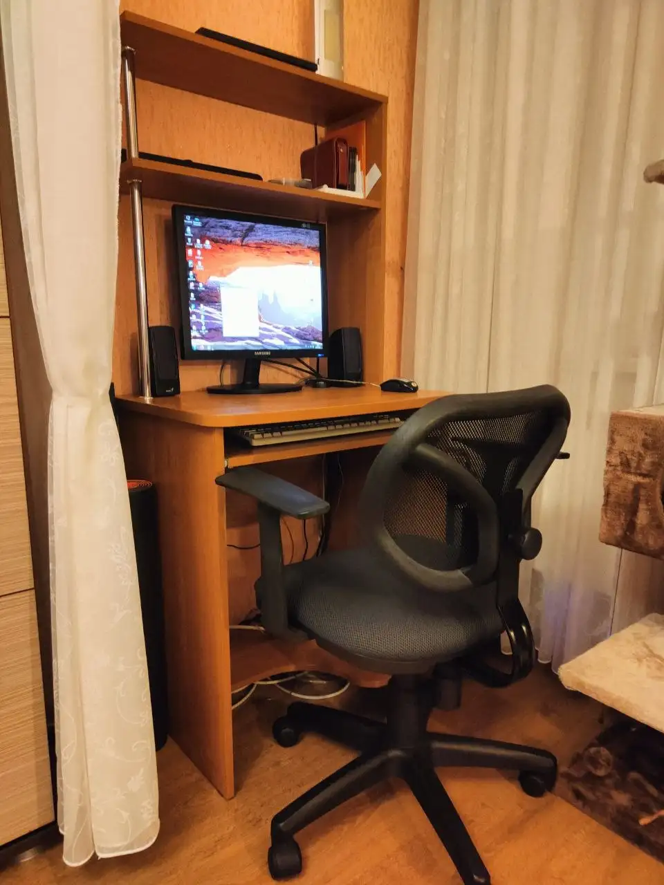 Стол и кресло для учебного или рабочего места - Барахолка в Кемерово