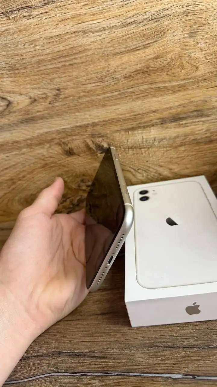 iPhone 11 128 ГБ Белый оригинальный - Смартфоны (Электроника) в Кемерово