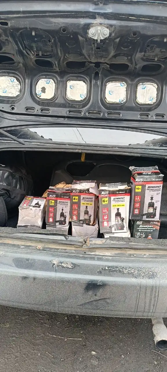 Продажа домкратов и автомобильных насосов - Автоинструменты (Запчасти) в Кемерово