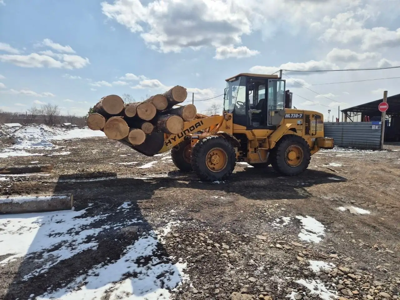 Продам фронтальный погрузчик HYUNDAI HL 730-7 2006 года - Спецтехника (Барахолка) в Кемерово