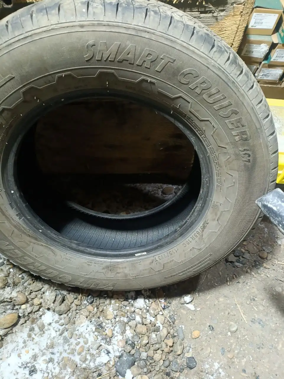 Продам колёса 235/65/16 - Шины и диски (Авто) в Кемерово