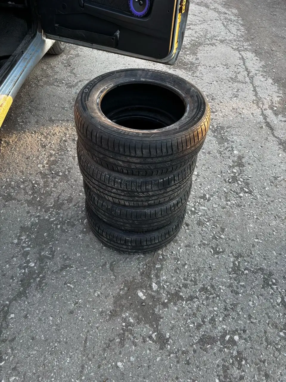 Продам летнюю резину 185/60 R14 - Шины и диски (Авто) в Кемерово