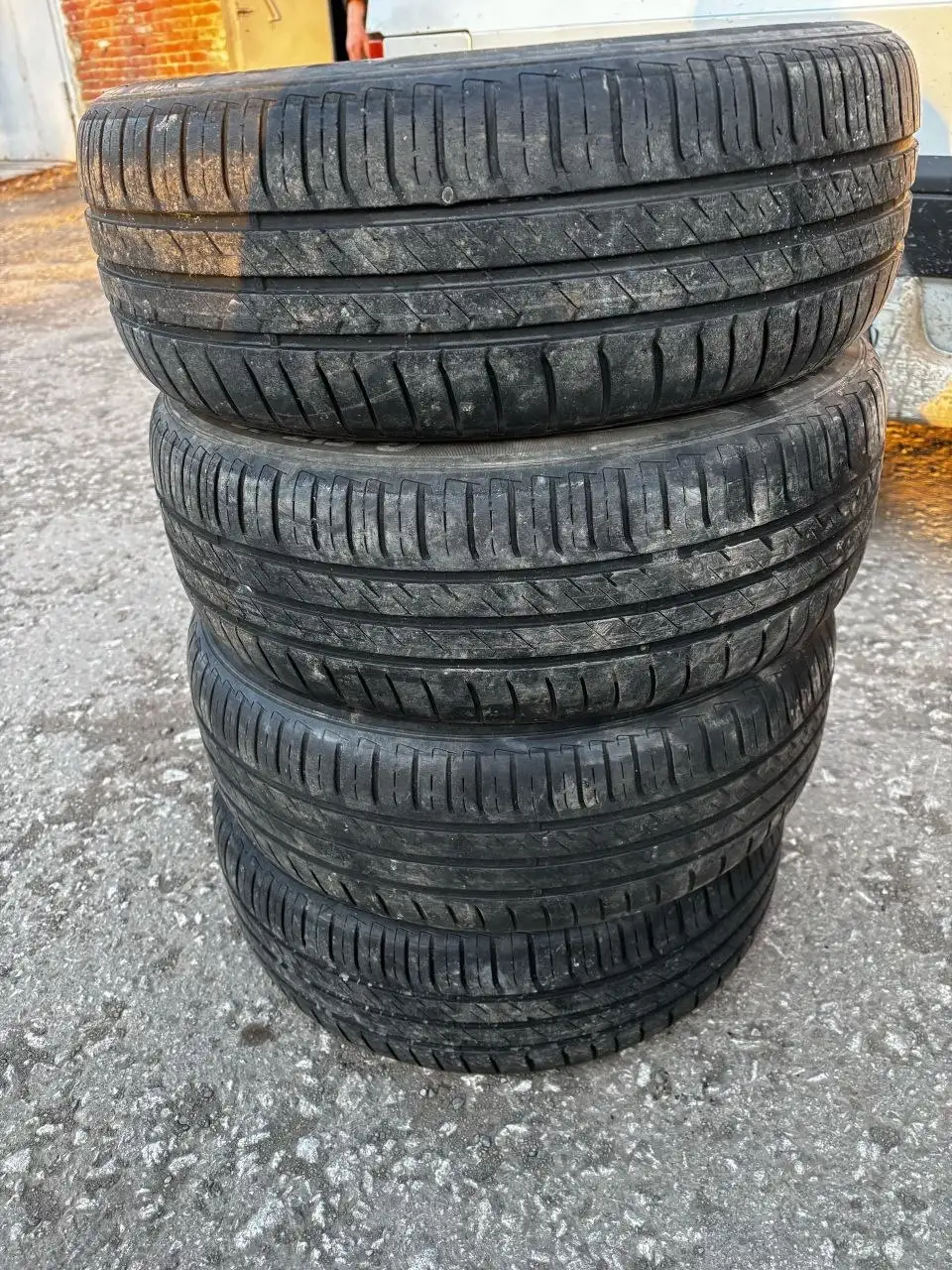 Продам летнюю резину 185/60 R14 - Шины и диски (Авто) в Кемерово