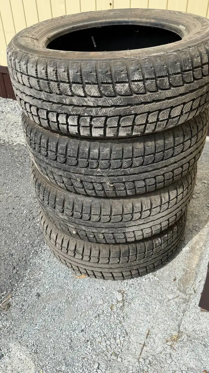Продажа всесезонной резины R17 - Шины (Авто) в Кемерово