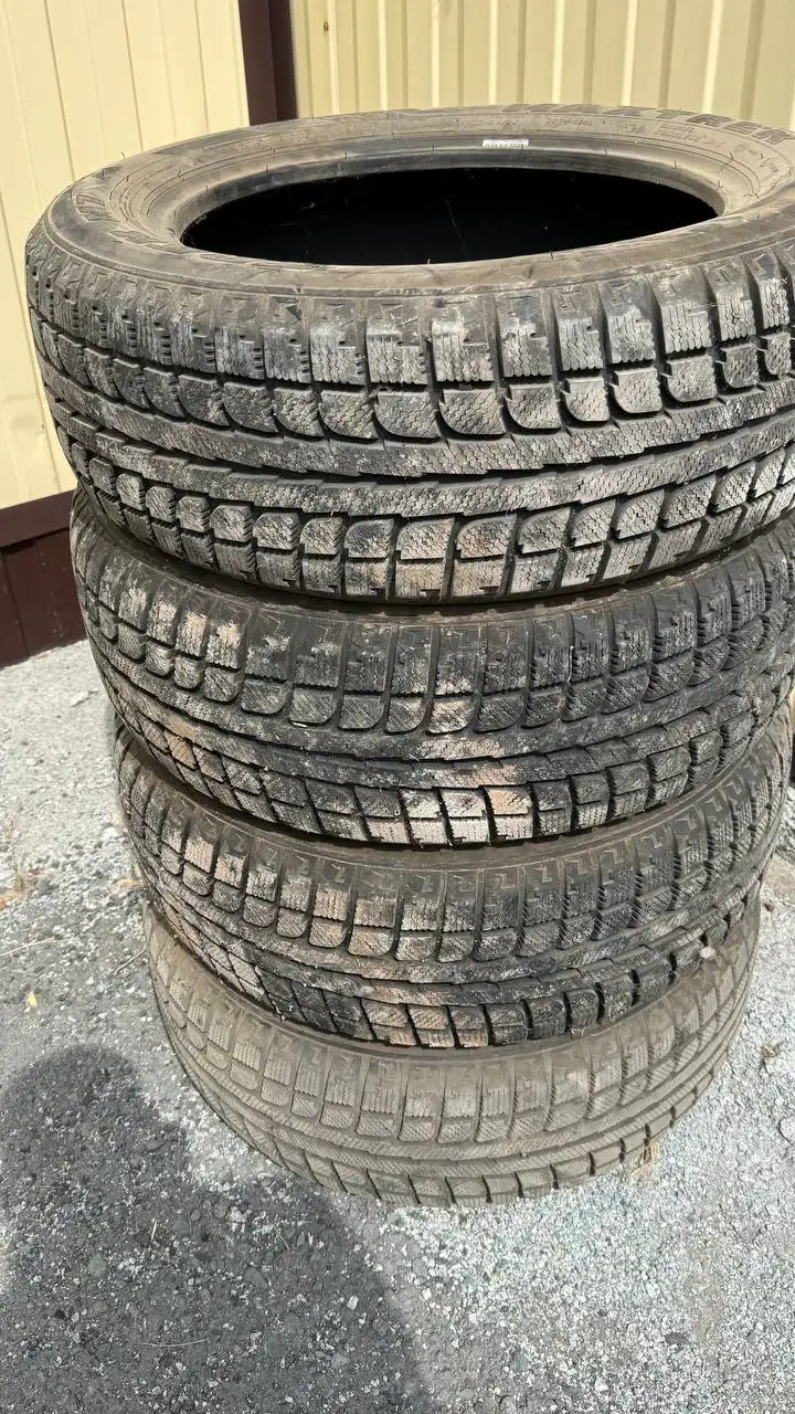 Продажа всесезонной резины R17 - Шины (Авто) в Кемерово