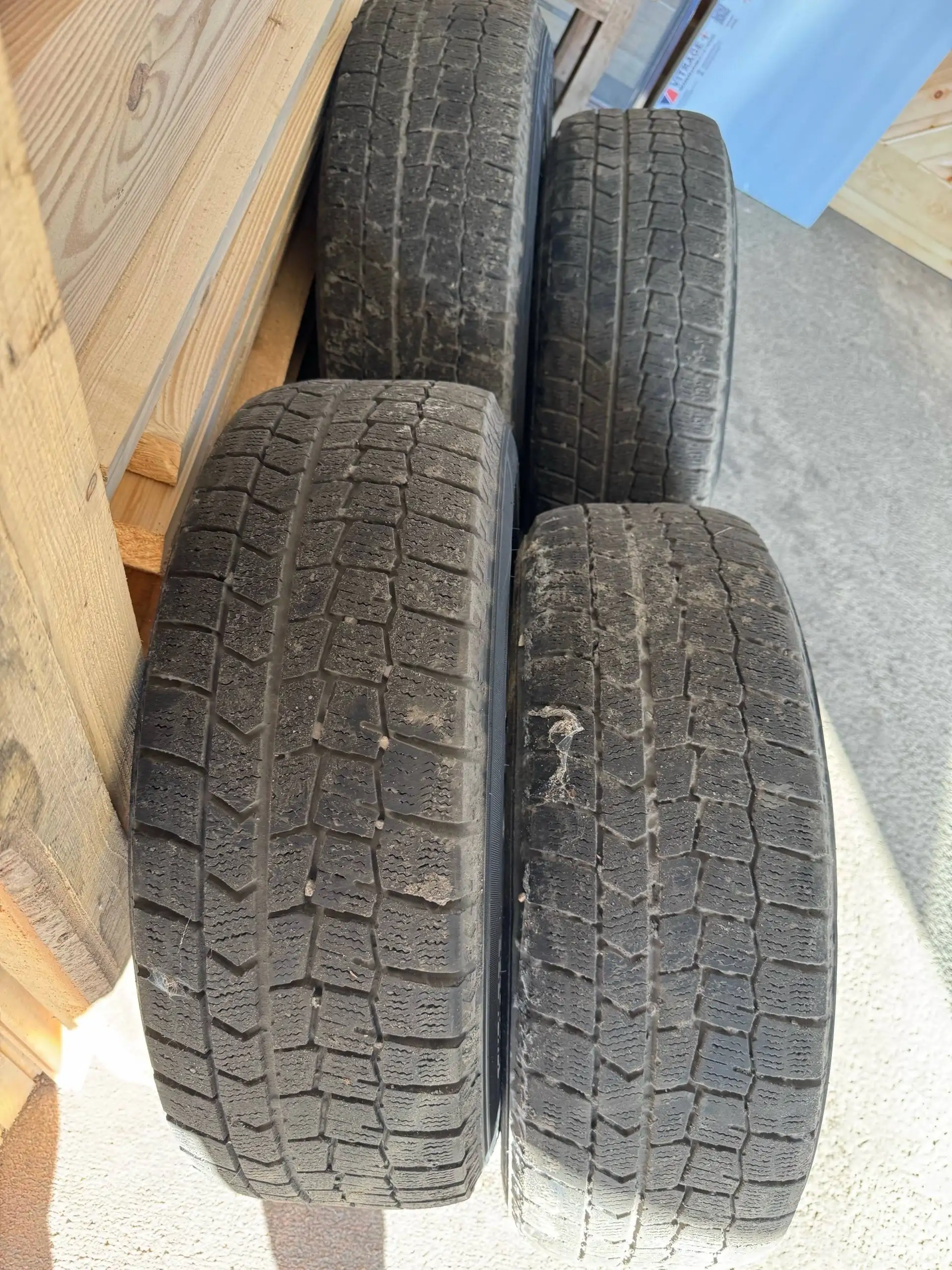 Продам зимние колеса 195/65R15 - Шины и диски (Авто) в Кемерово