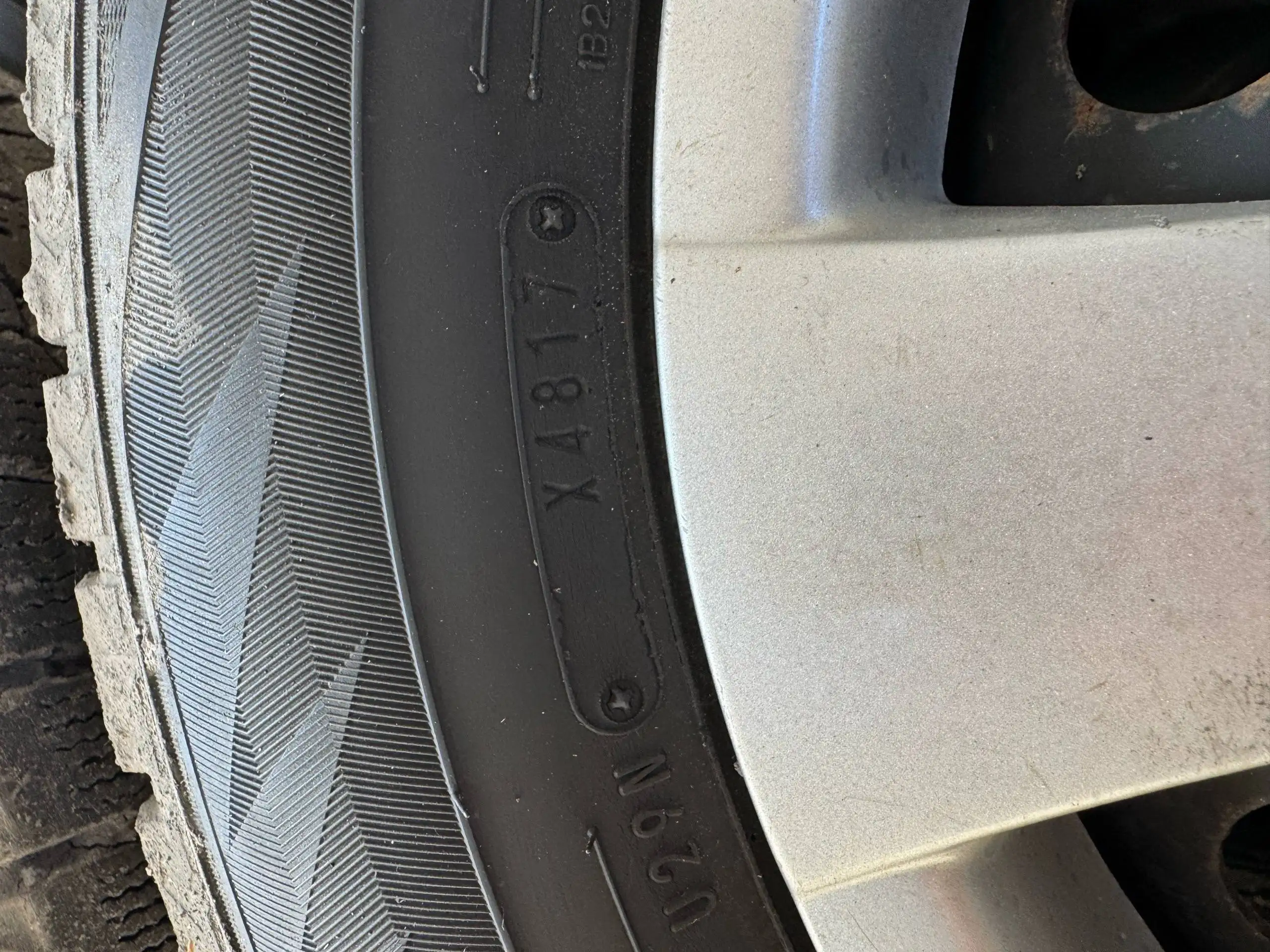 Продам зимние колеса 195/65R15 - Шины и диски (Авто) в Кемерово