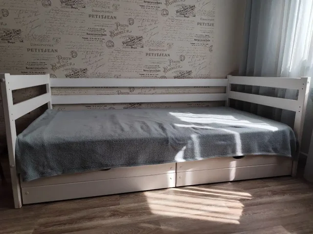 Продам кровать 90*180 с матрасом - частное объявление в Кемерово