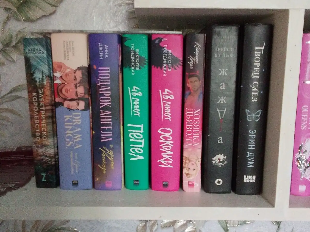 Продам книги - Барахолка в Кемерово