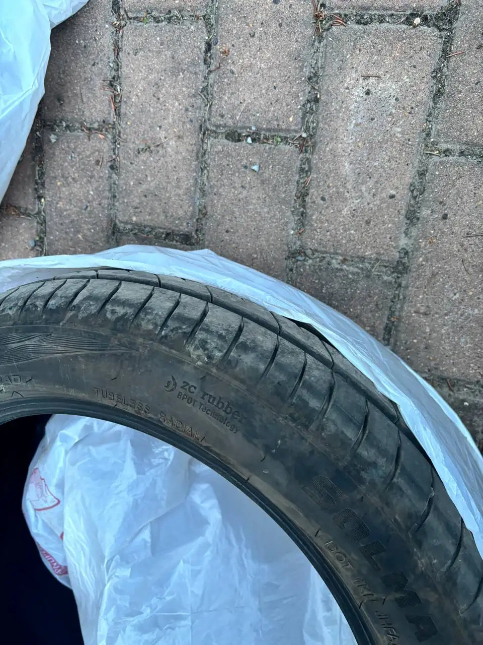 Продам летнюю резину 205/55 R17 - Шины (Авто) в Кемерово