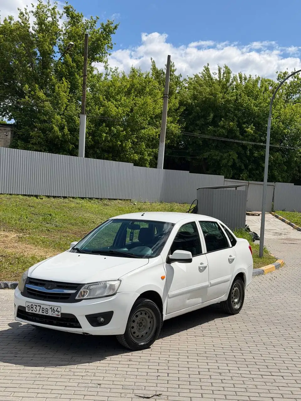 Продажа Лада Гранта - Легковые автомобили (Авто) в Саратов