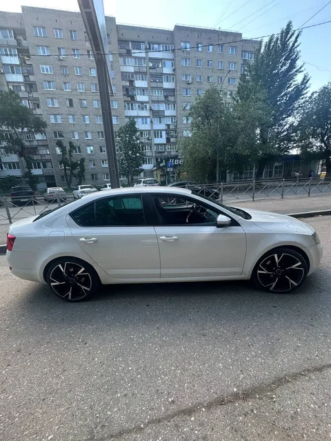 Продам Skoda Octavia A7 1.4 TSI - Грузовые автомобили в Саратов