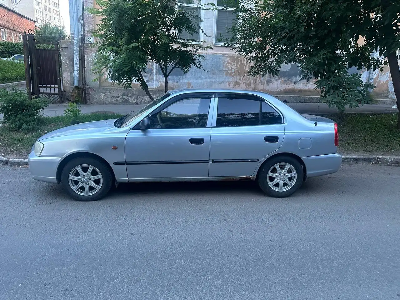 Автомобиль 2008 года на ходу - Легковые автомобили (Авто) в Саратов
