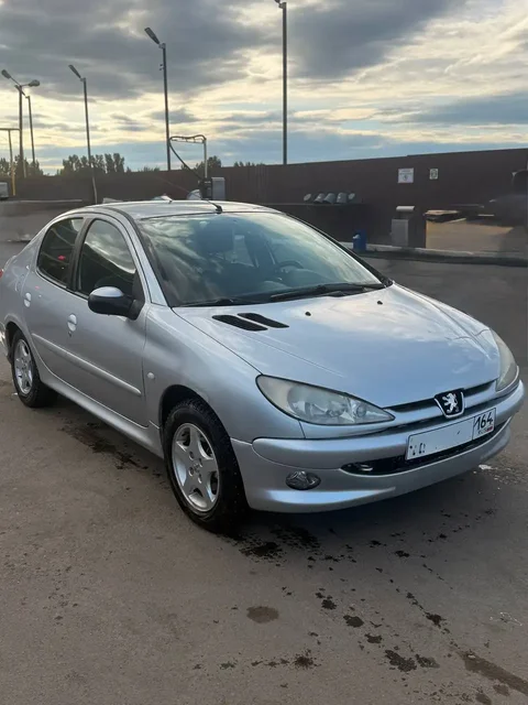 Peugeot 206 2009 с кондиционером и двумя комплектами резины - Автосервис в Саратов