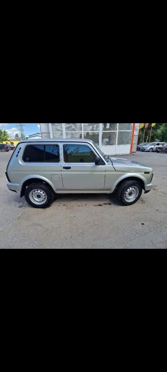 Продам Ниву Урбан 2016 - Легковые автомобили (Авто) в Саратов