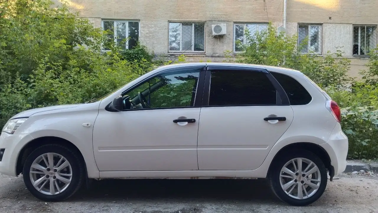 Toyota или другая иномарка 2015 года за 570к - Легковые автомобили (Авто) в Саратов
