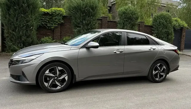 Hyundai Elantra 2.0 AT - Авто в Саратов