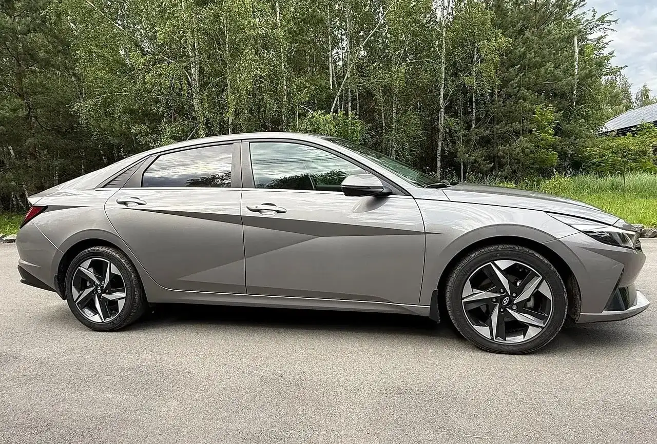 Hyundai Elantra 2.0 AT - Легковые автомобили (Авто) в Саратов