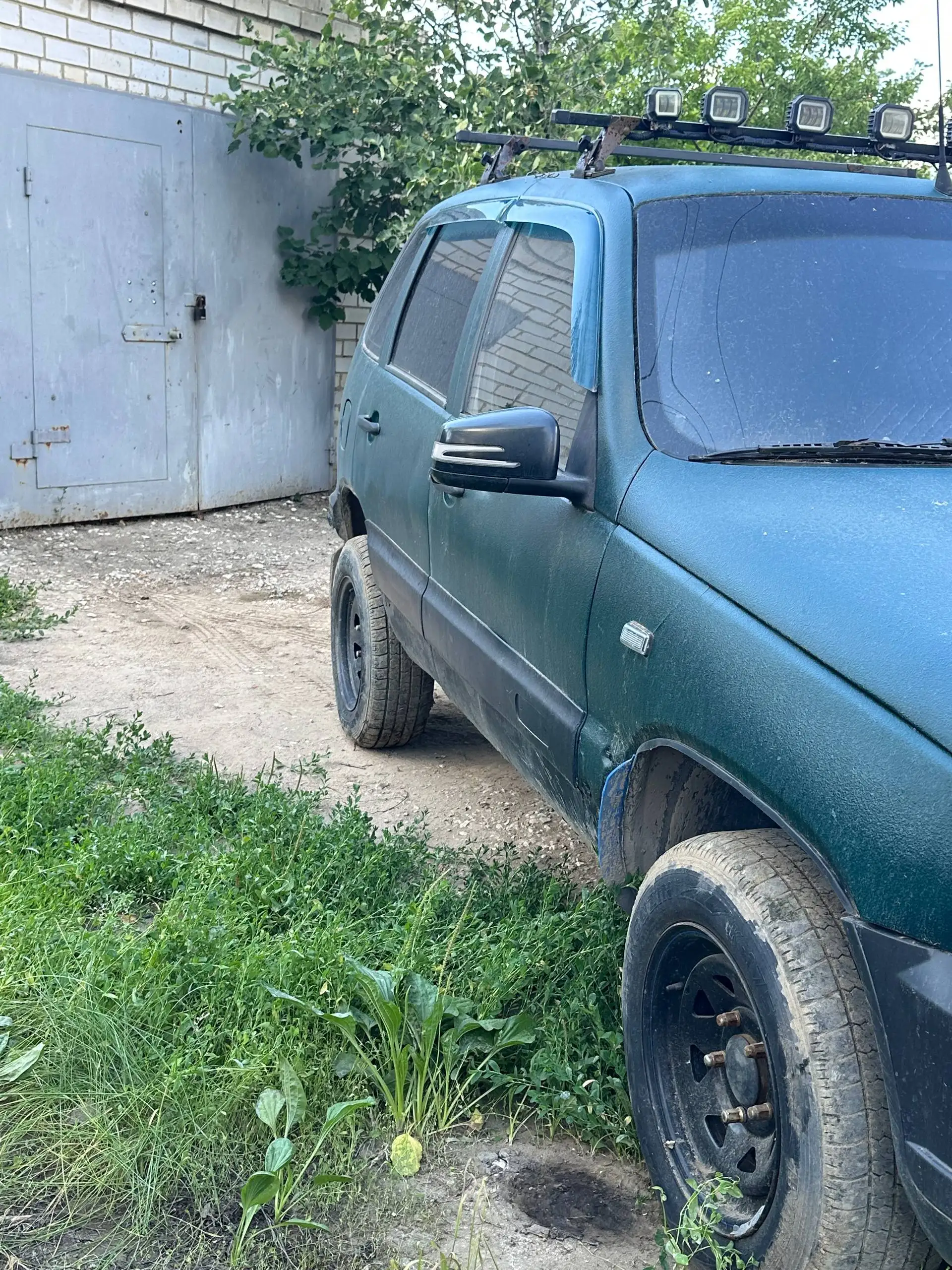 Продажа Niva Chevrolet 2004 года - Легковые автомобили (Авто) в Саратов