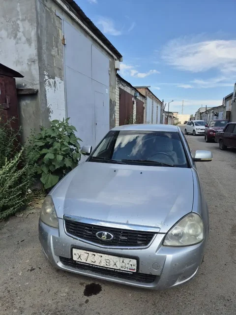 Lada Priora 2009 - Мотоциклы в Саратов
