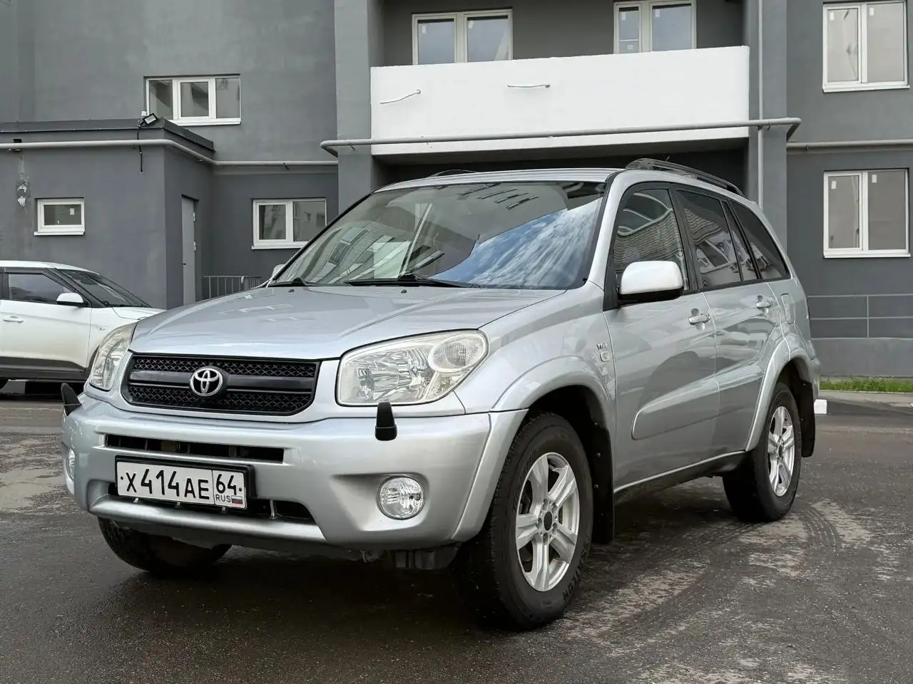 Продажа Нива Тревел и Toyota RAV4 - Легковые автомобили (Авто) в Саратов