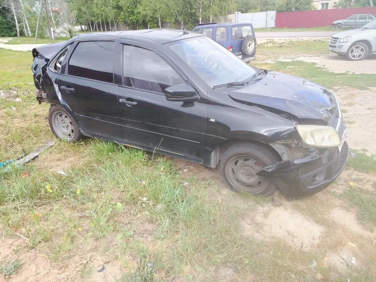 Автомобиль 12 г, пустой, документы чистые - Автозапчасти и кузовной ремонт (Авто) в Саратов