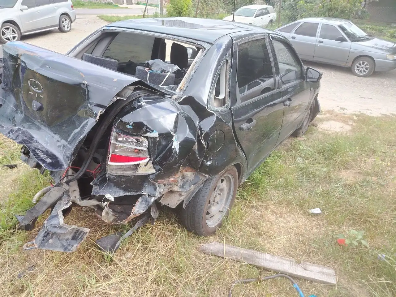 Автомобиль 12 г, пустой, документы чистые - Автозапчасти и кузовной ремонт (Авто) в Саратов