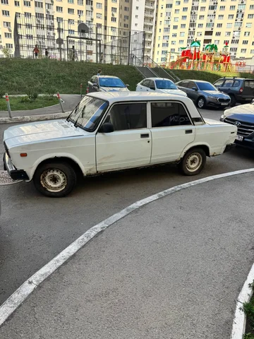 Автомобиль 2004 года, карбюратор, на учете - Двигатели и запчасти в Саратов
