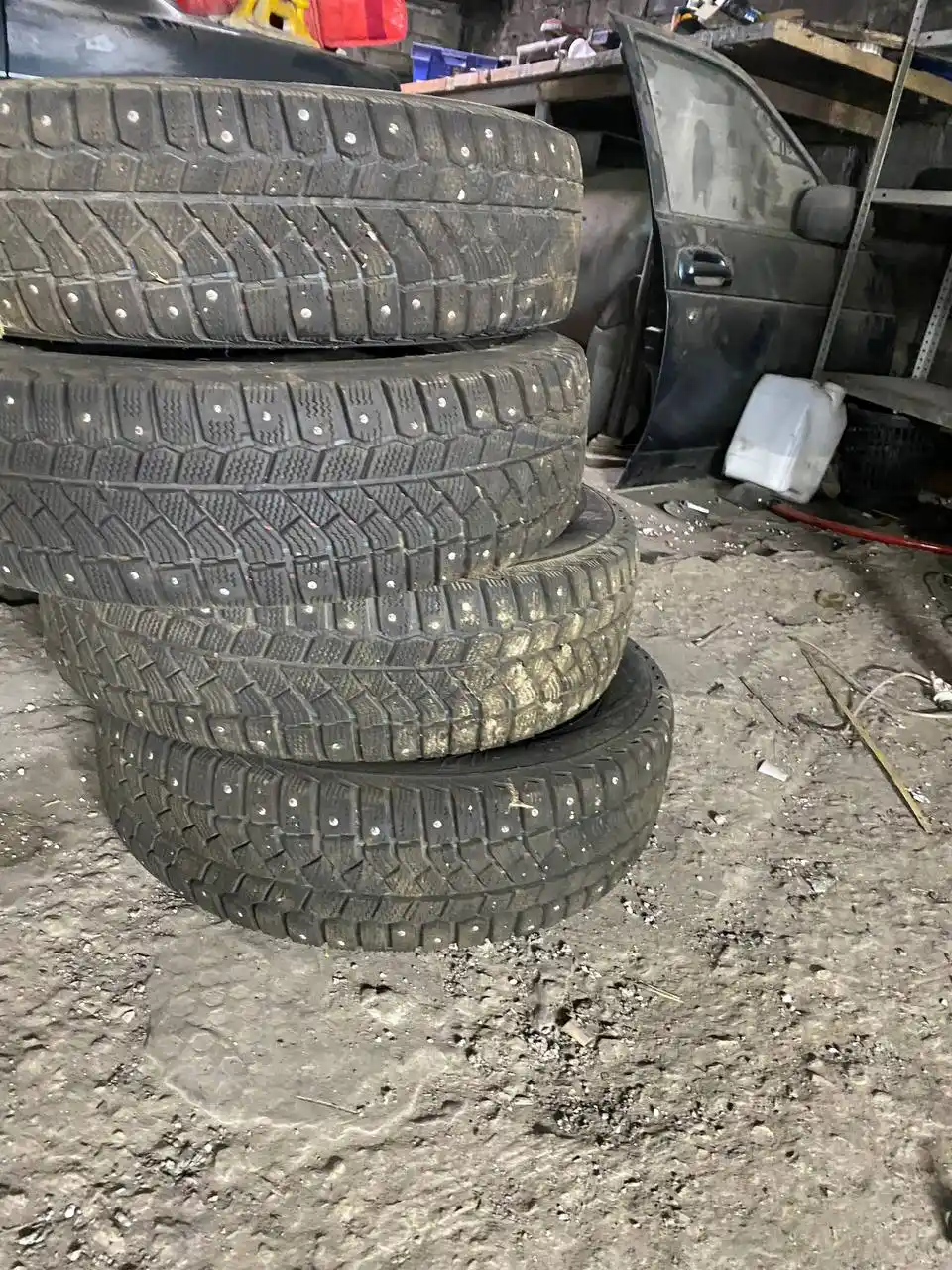 Продам зимнюю резину 15 185/65