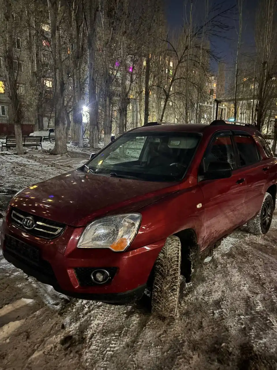 Продается автомобиль 2010 года, передний привод, механика