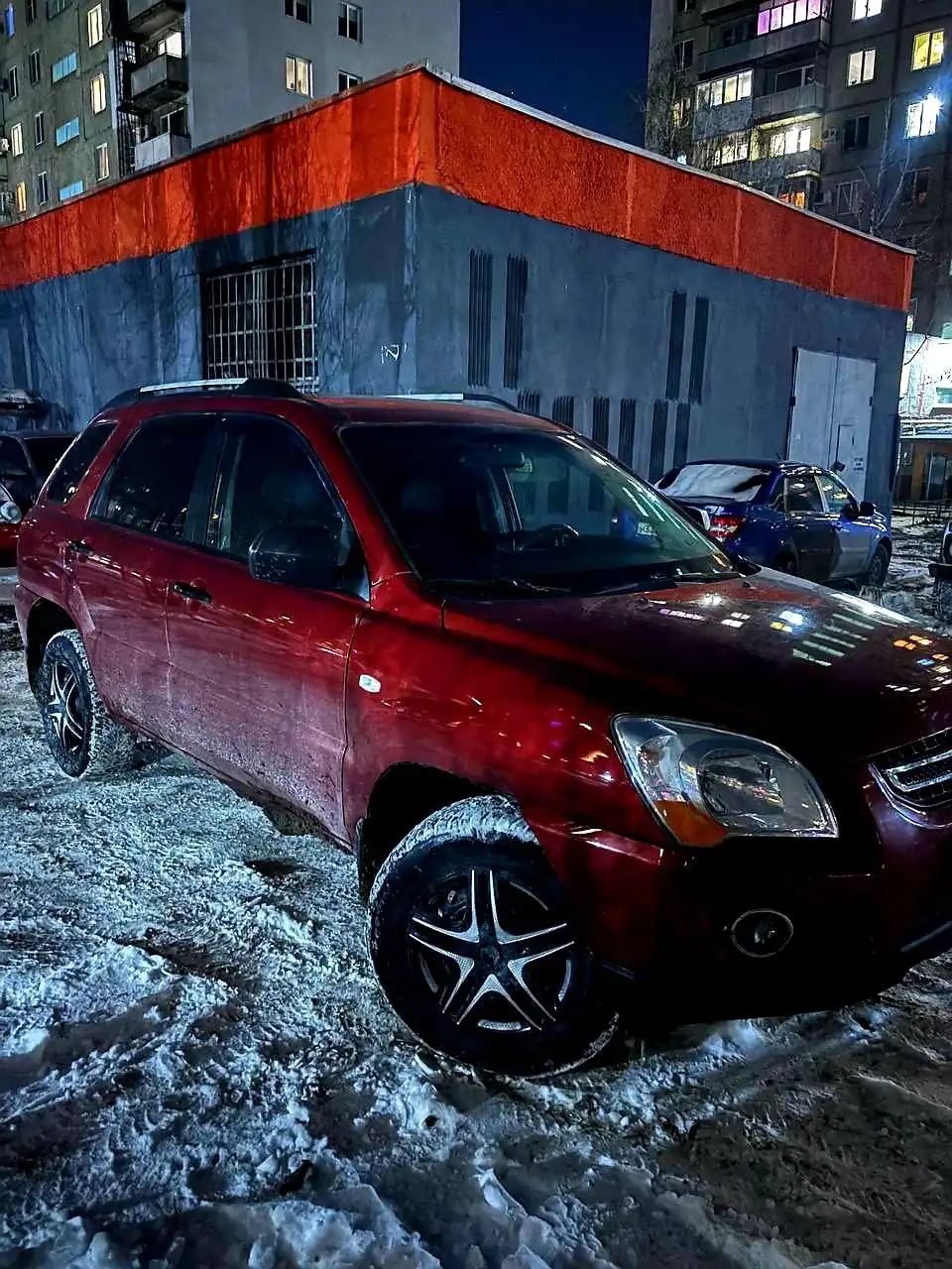 Продается автомобиль 2010 года, передний привод, механика