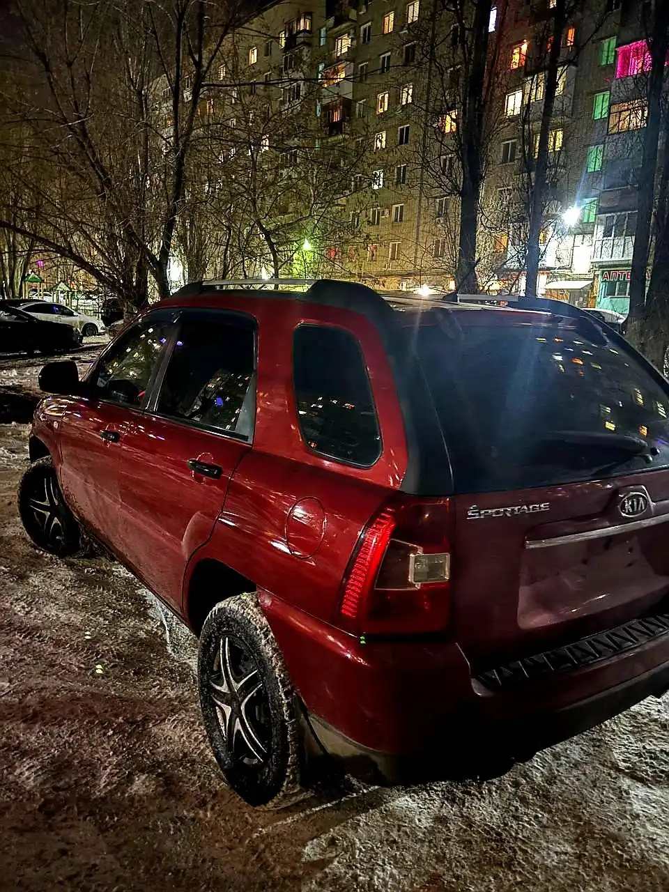 Продается автомобиль 2010 года, передний привод, механика