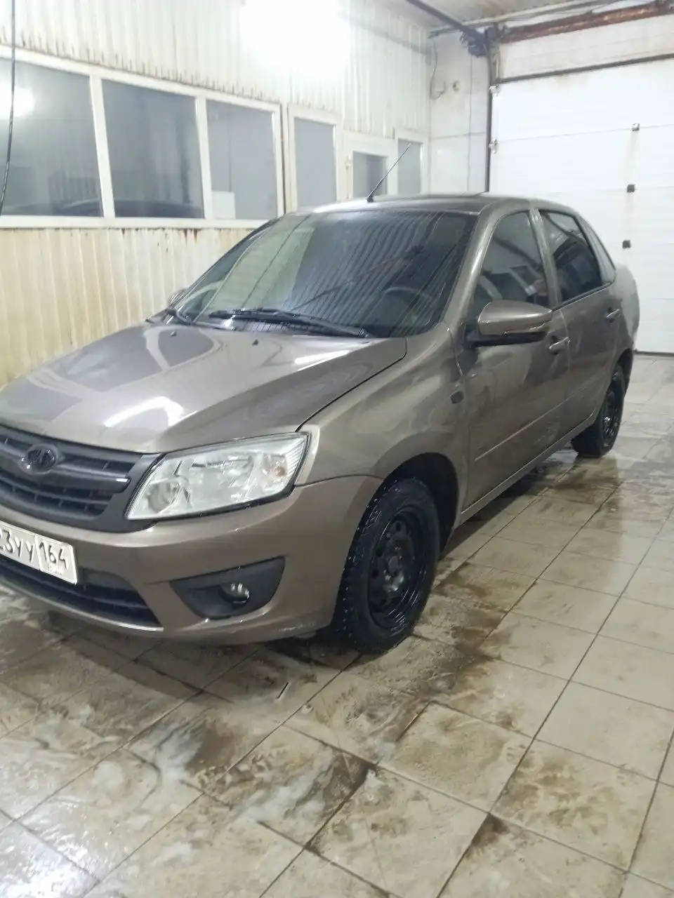 Продажа Lada Granta 2015 и Lada Priora 2008