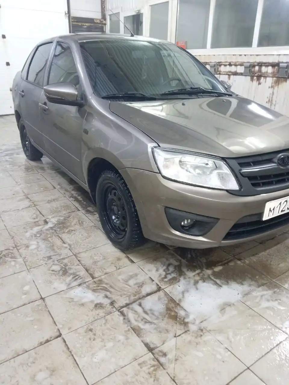 Продажа Lada Granta 2015 и Lada Priora 2008