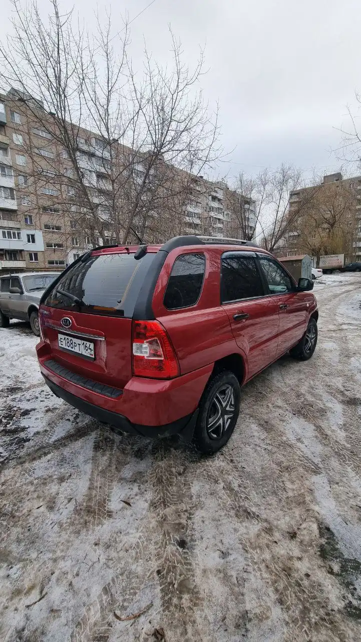 Продажа автомобиля 10 лет, передний привод, механика