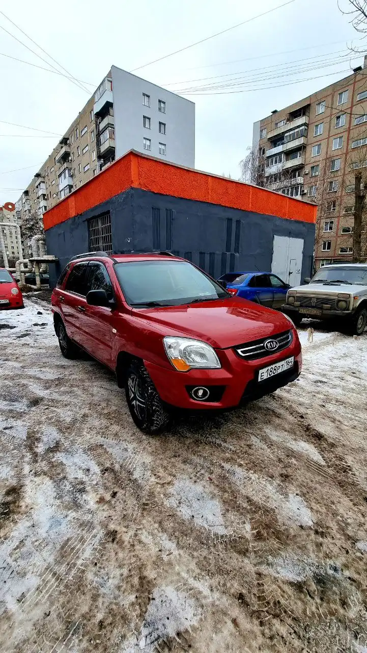 Продажа автомобиля 10 лет, передний привод, механика