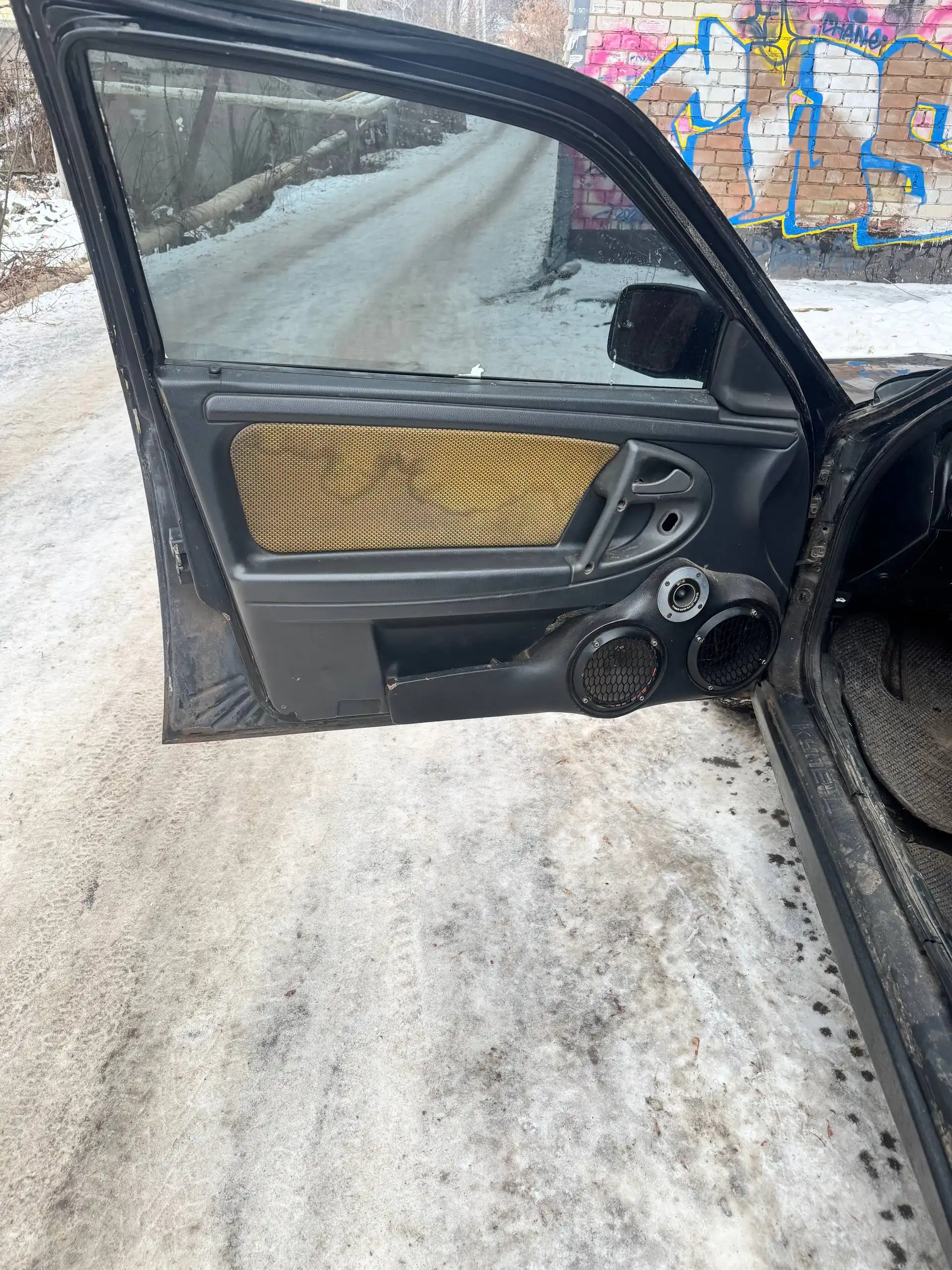 Продажа автомобиля 2008 года с номерами 012 в подарок