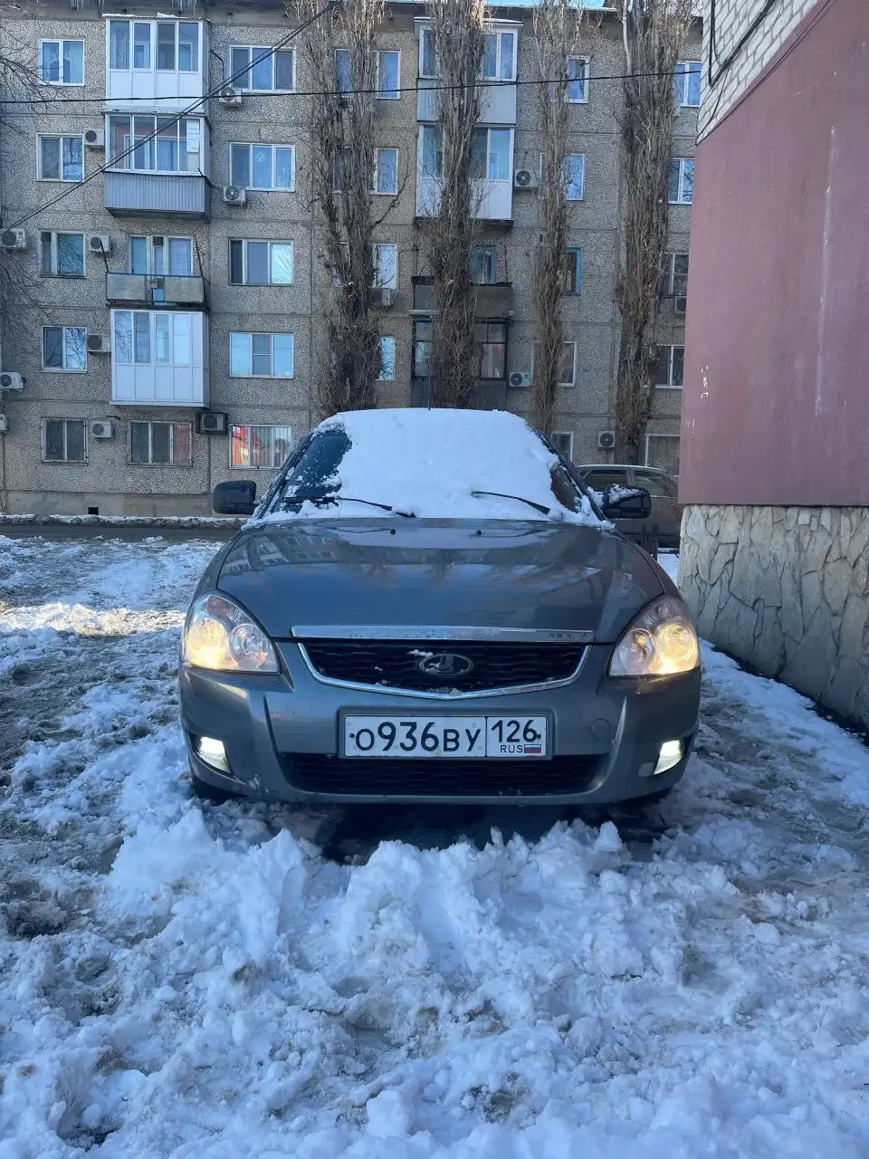 Хэчбек 2012 года с кондиционером и капитальным двигателем