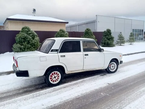 Продажа автомобиля ВАЗ 2107 инжектор - Авторынок в Саратов