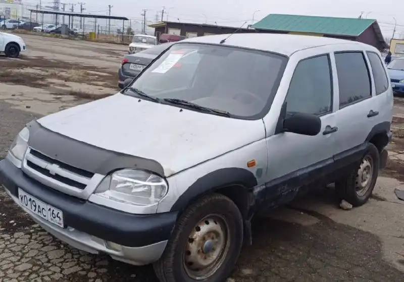 Автомобиль 2004 года с новой резиной - Авто в Саратов